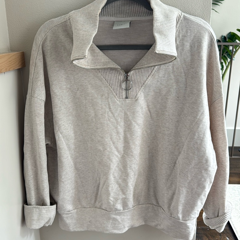 Varley half zip pullover. Ribbed detailing on the chest and wrists. Size small